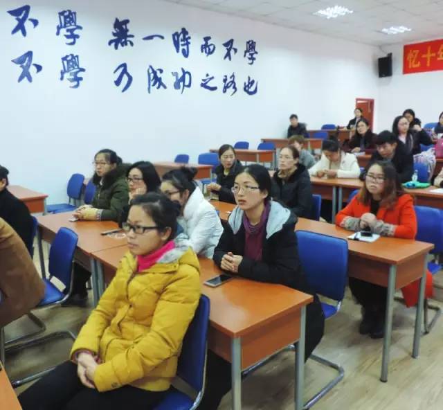 時(shí)光踏下了它輕盈的足跡，對(duì)于2016我們有話要說