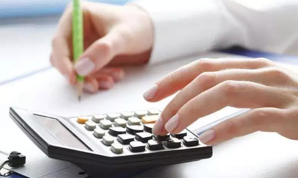 恭喜！個稅降了，月入不足萬元基本無需繳稅